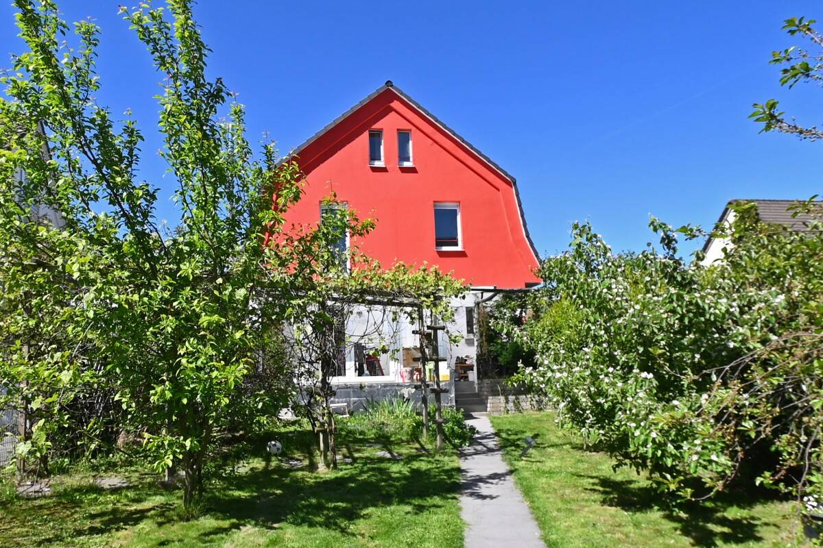 Komm mit ins Abenteuerland :) Kreatives Familien-Zuhause mit schönem Garten mitten in Kettwig, 45219 Essen (Kettwig)