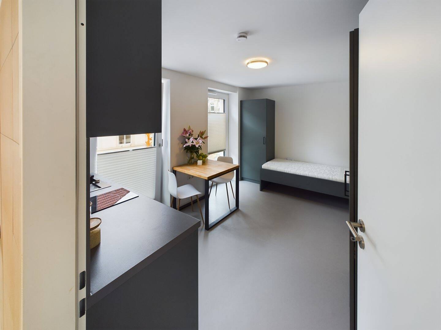 Möbliertes all-inclusive Apartment – rollstuhlgerecht | Residence Plus Spa Shower, 26122 Oldenburg (Oldb) (Eversten Innenstadt Wechloy)