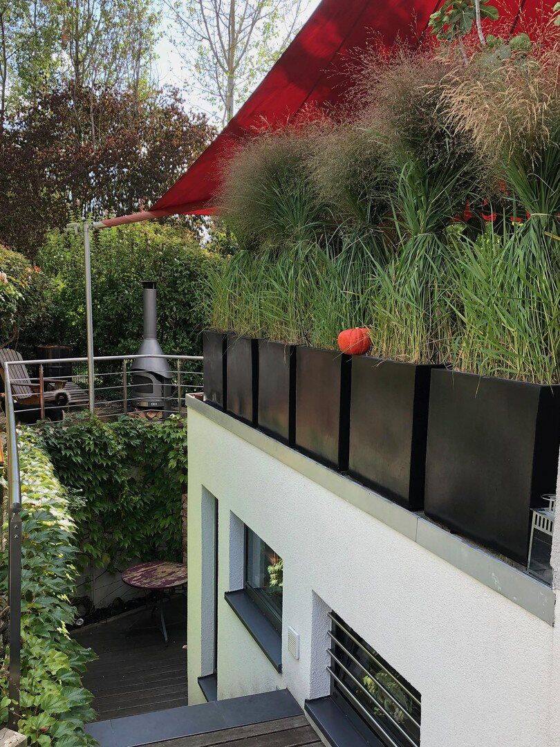 Sonniges Reihenendhaus mit Atelier – ruhige, familienfreundliche Lage, Garten & Blick über Skyline, 61449 Steinbach (Taunus)