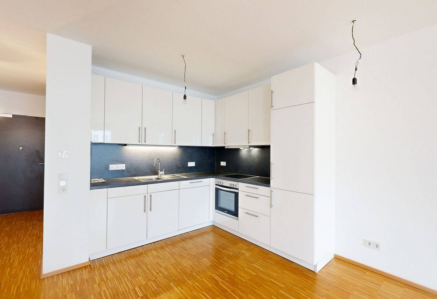 Perfekt für Paare: Praktische 2-Zimmer-Wohnung mit Balkon, 60528 Frankfurt am Main (Niederrad Sachsenhausen Schwanheim)