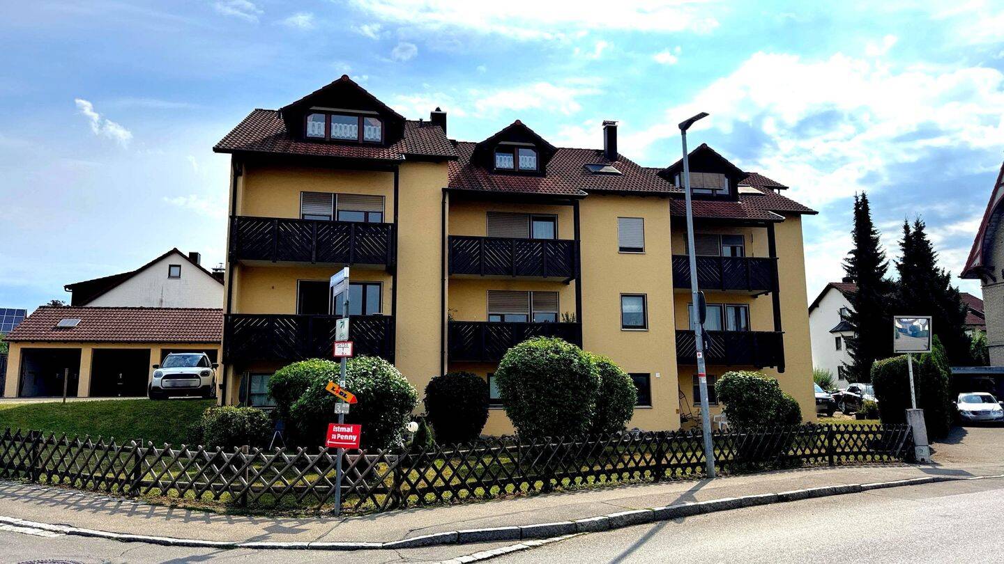 Gemütliche 3-Zimmer-Dachgeschosswohnung mit Charme in Bad Waldsee, 88339 Bad Waldsee