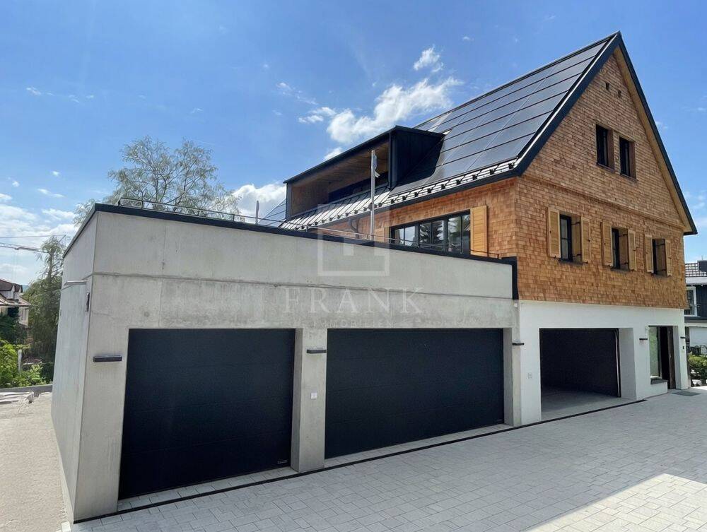 Exklusives Wohnen am Haubenschloß: 2,5-Zimmer-DG mit Loggia und Garage, 87435 Kempten (Allgäu) (Adelharz Eich Kempten Rothkreuz Steufzgen)