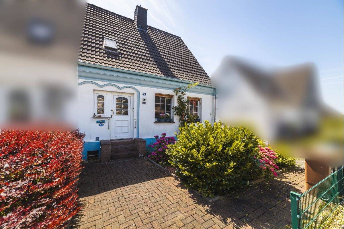 Charmante Doppelhaushälfte mit großem Grundstück und vielseitigem Entwicklungspotenzial, 44227 Dortmund