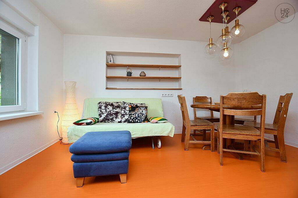 Voll möblierte Wohnung mit Terrasse und Stellplatz in Stuttgart Zuffenhausen, 70435 Stuttgart (Stammheim Zuffenhausen)