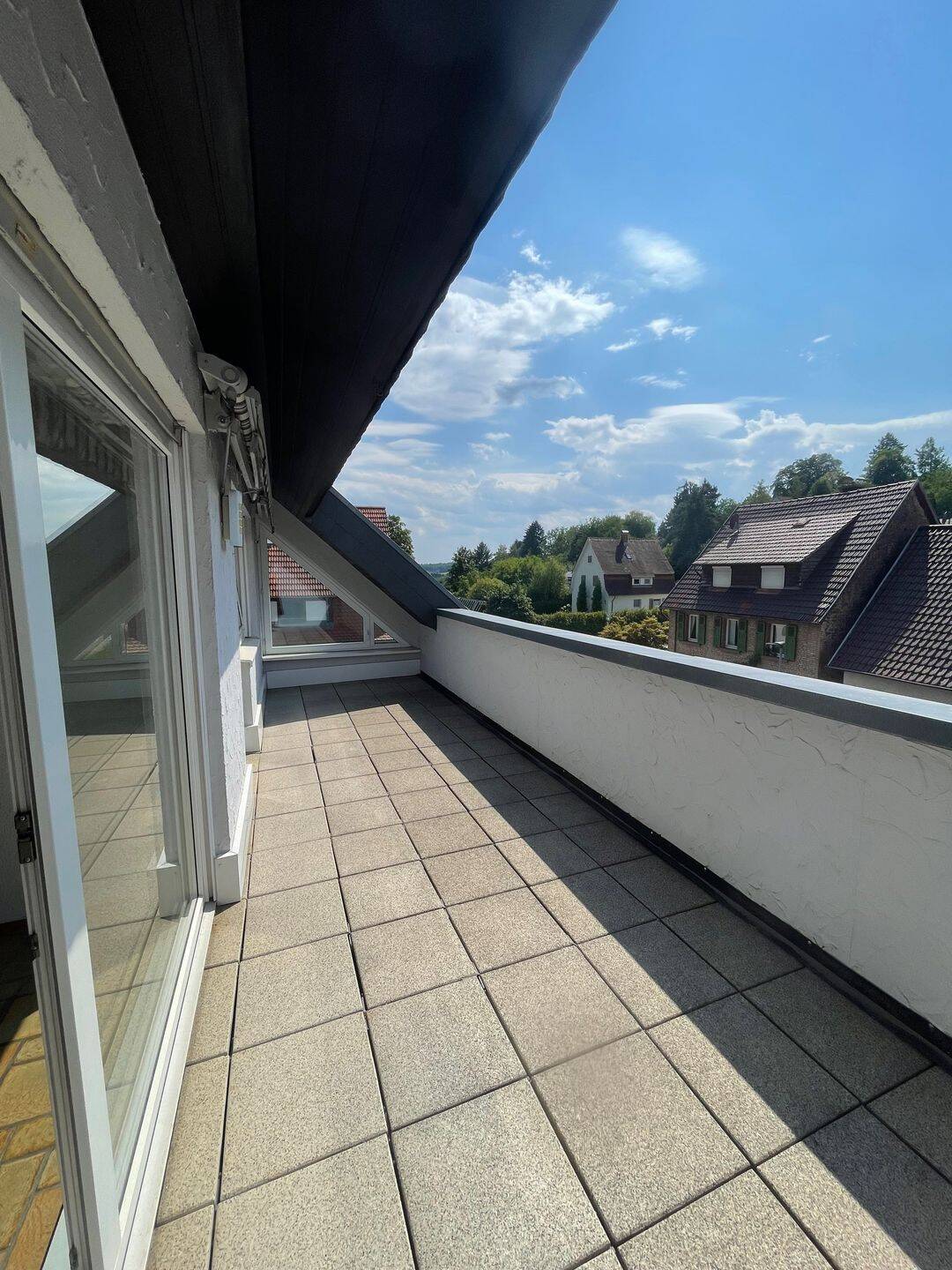 Großzügige 5,5 Zi-Dachgeschoss Wohnung im Orteil Dilsberg mit Blick zur Feste Dilsberg, 69151 Neckargemünd
