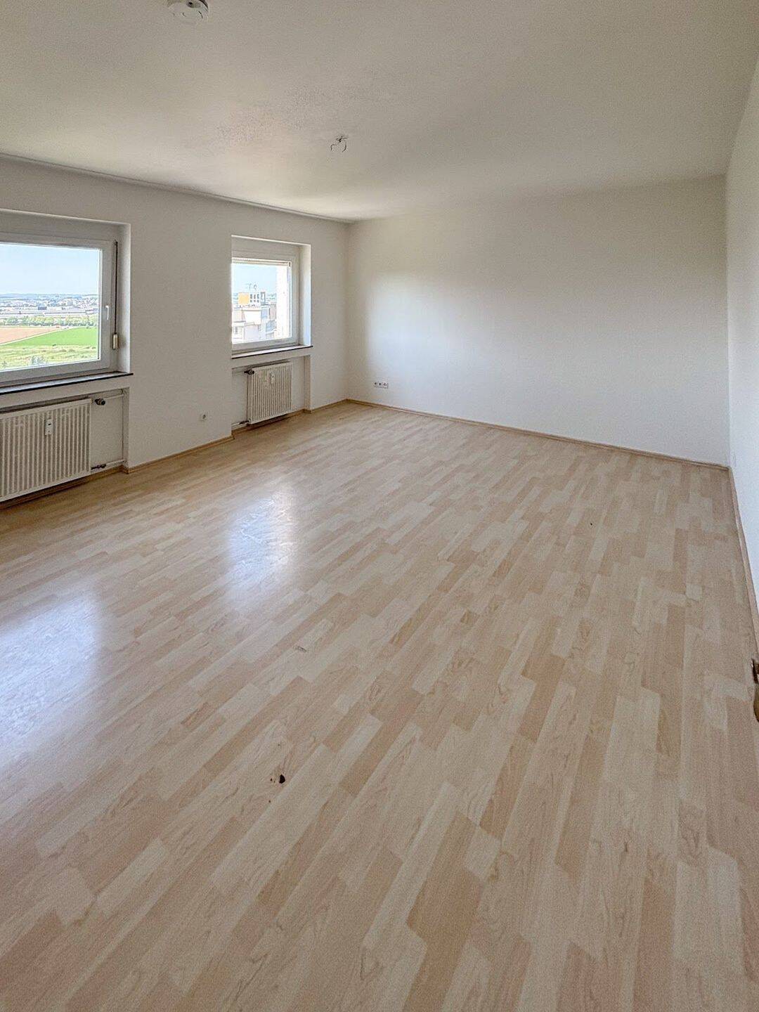 Lichtdurchflutete 1-Zimmer-Wohnung mit Weitblick, 71034 Böblingen