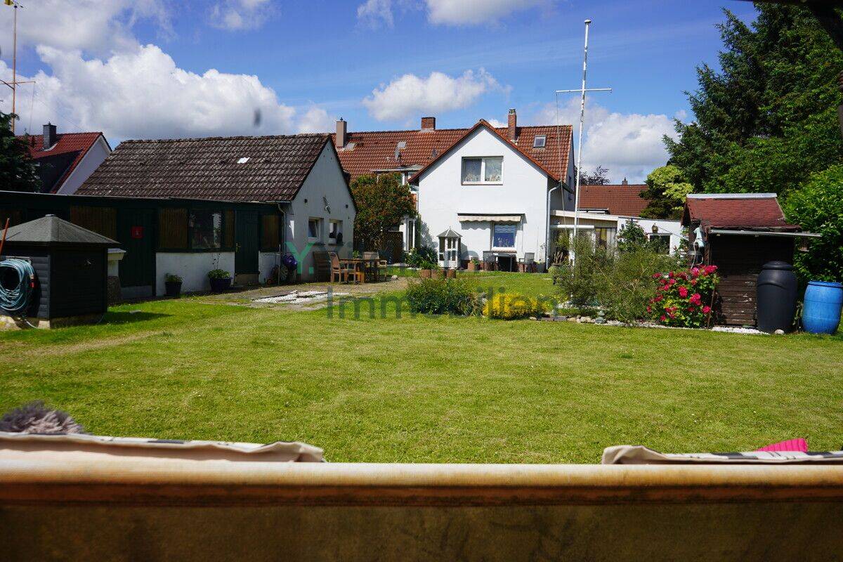 Natur pur – Einfamilienhaus (DHH) mit Anbau und großem Grundstück in Cuxhaven-Groden, 27472 Cuxhaven
