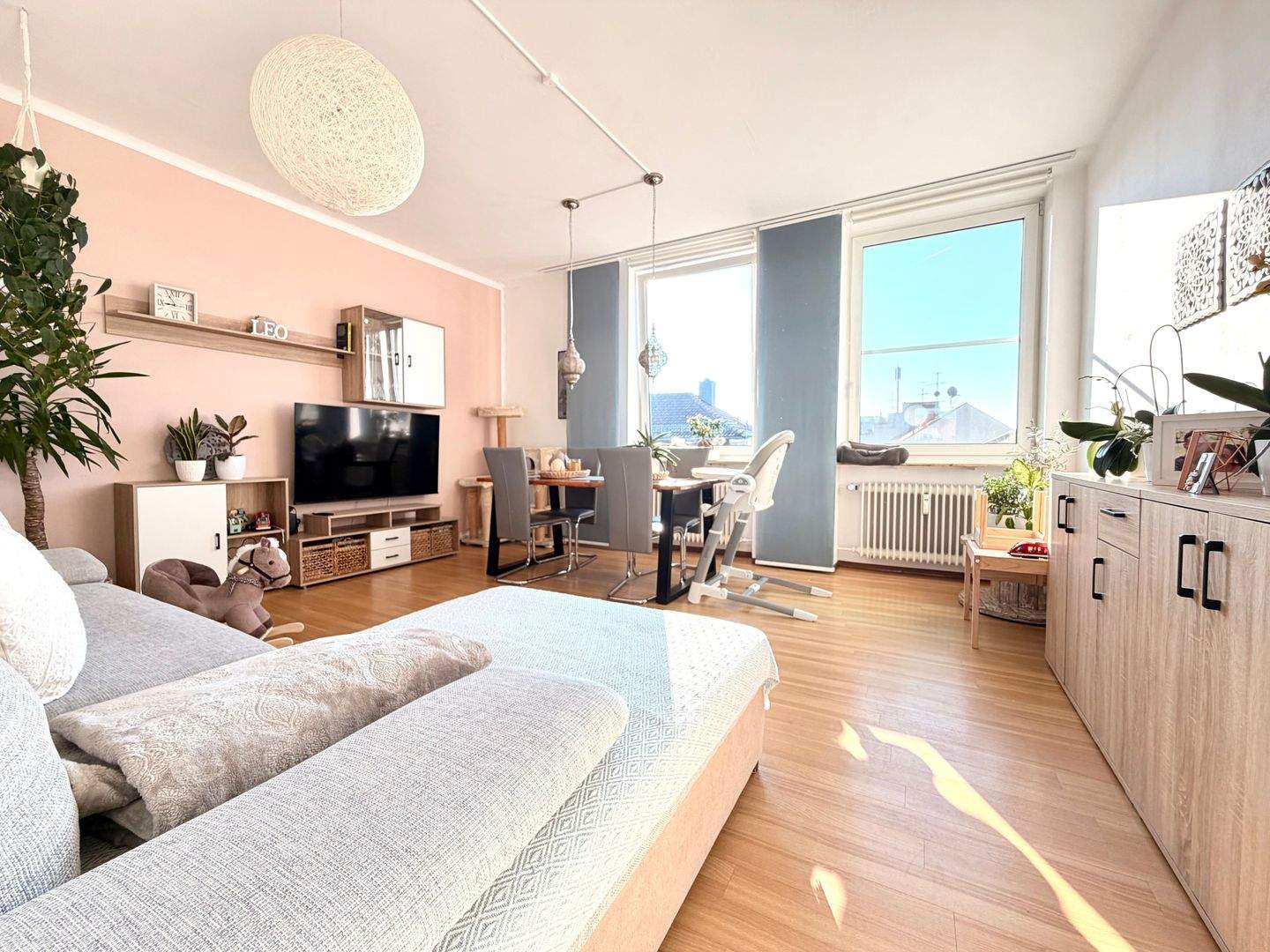 lichtdurchflutete 2 Zimmer Wohnung +++ mit Badewanne & Aufzug +++, 90461 Nürnberg