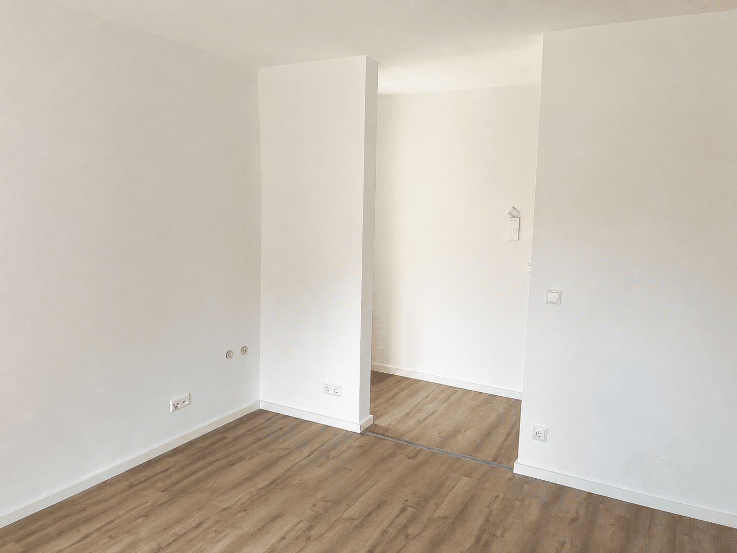 Erstbezug nach Kernsanierung: Moderne 2-Zimmer-Wohnung in ruhiger Lage mit Weitblick, 91056 Erlangen
