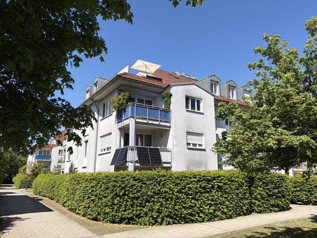 Brück Immobilien – Voll möbliert u. bezugsfrei! Stilvolle 1-Zi.-Wohnung mit sonniger Dachterrasse, 85640 Putzbrunn