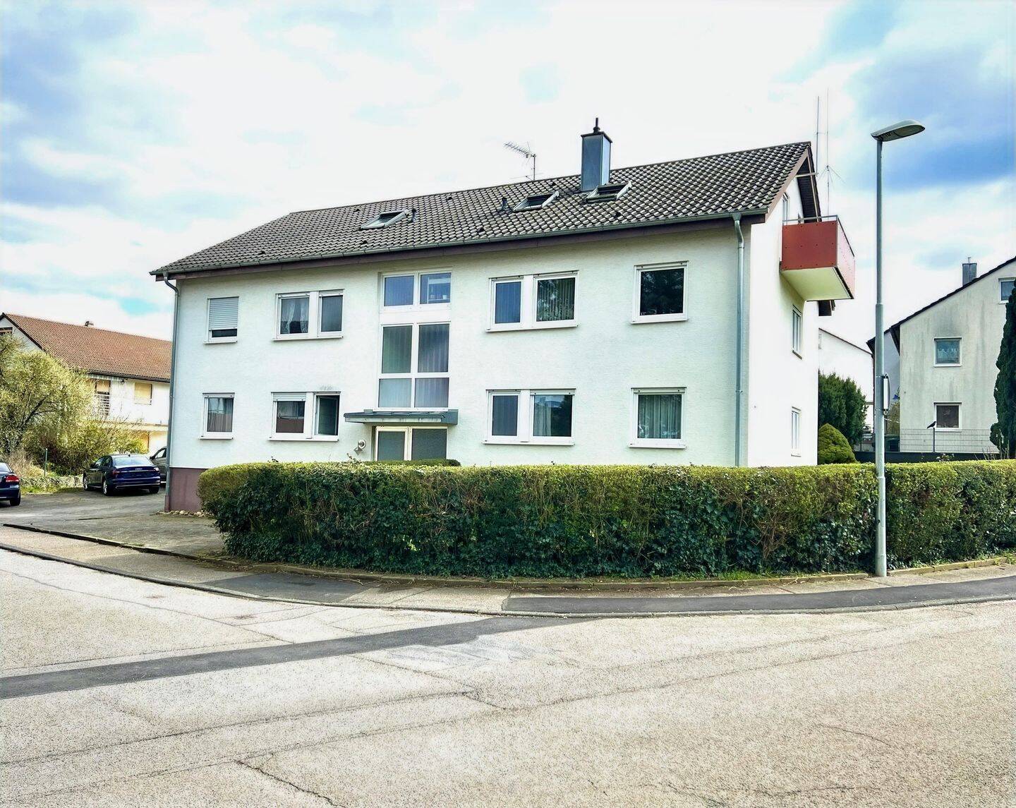 Charmante Erdgeschosswohnung mit Balkon und Stellplatz in gepflegtem 6-Familienhaus, 75038 Oberderdingen