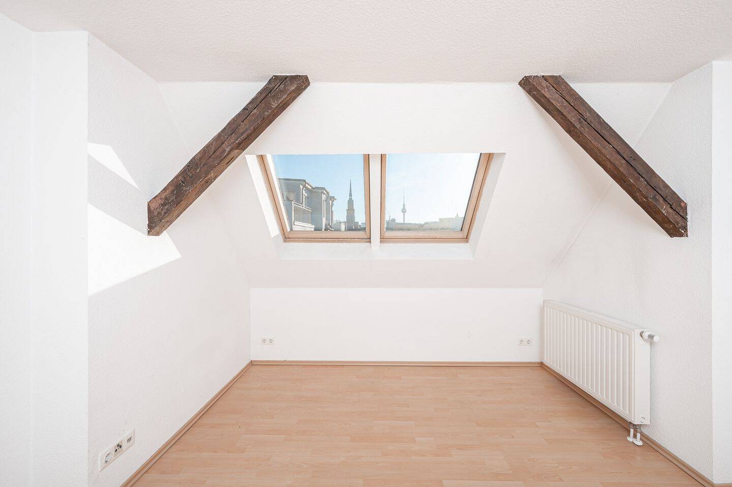 Altbau in Prenzlauer Berg – bezugsfreie 2-Raumwohnung im Dachgeschoss, 10435 Berlin (Mitte Prenzlauer Berg)
