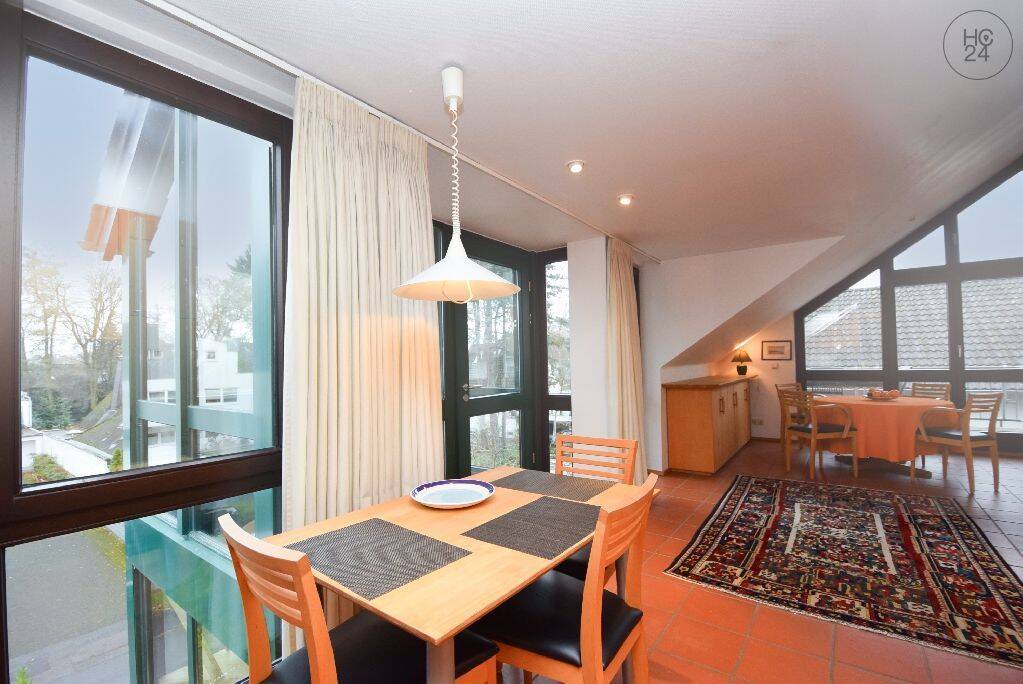 Möblierte Dachgeschosswohnung in schöner ruhiger Waldrandlage  in Refrath, 51467 Bergisch Gladbach (Dünnwald)