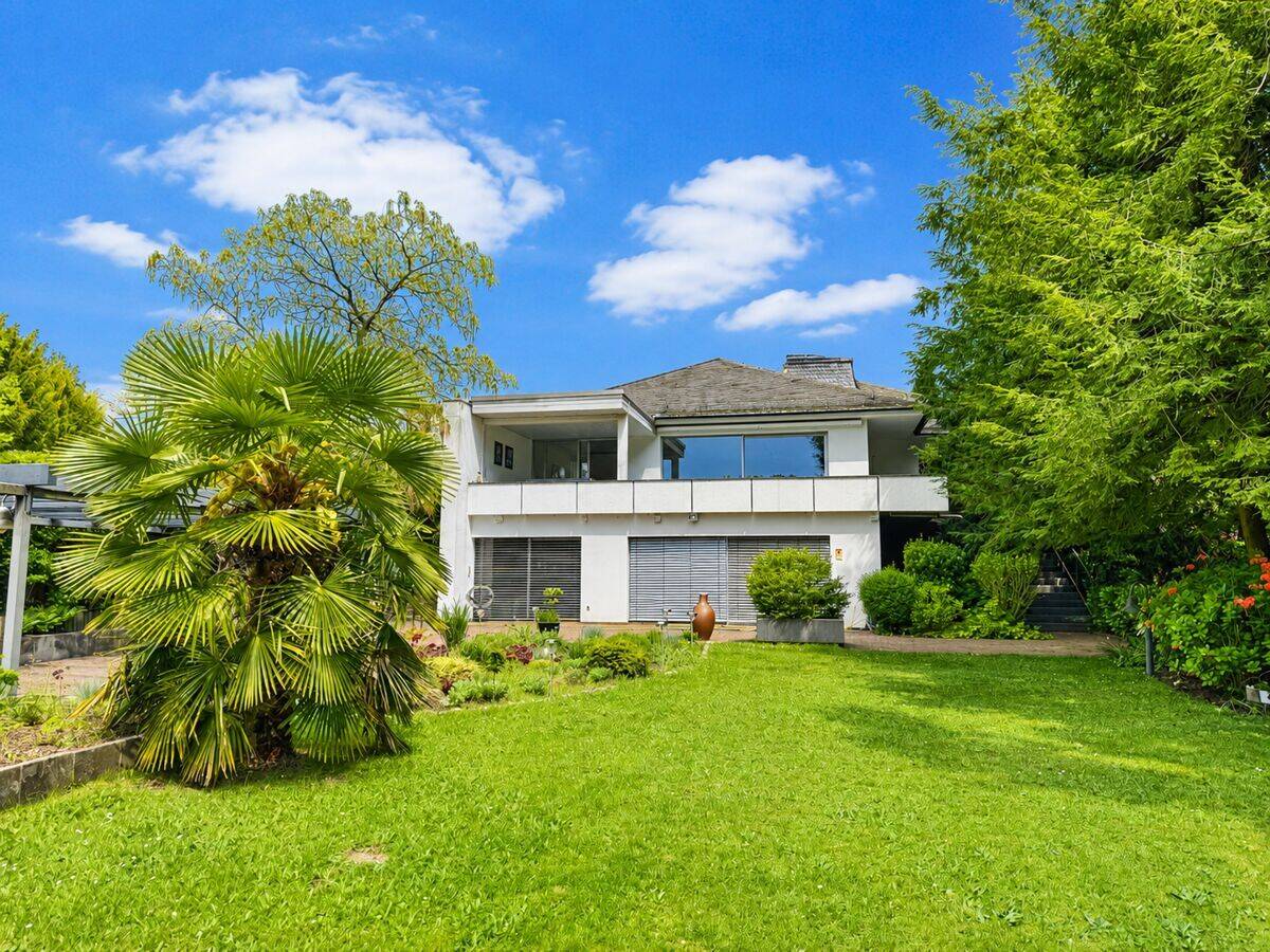 Ein Anwesen für Generationen Villa mit parkähnlichem Grundstück in Oberursels bester Lage, 61440 Oberursel (Taunus)