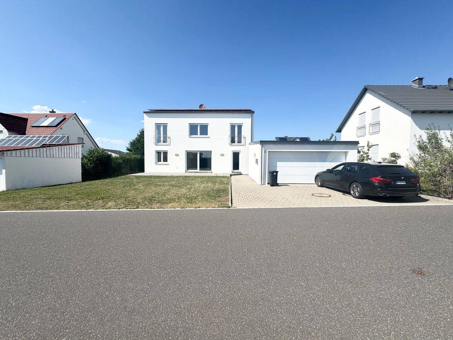 * ENERGIESPARHAUS * – Modernes Einfamilienhaus mit Doppelgarage für höchste Ansprüche, 92364 Deining