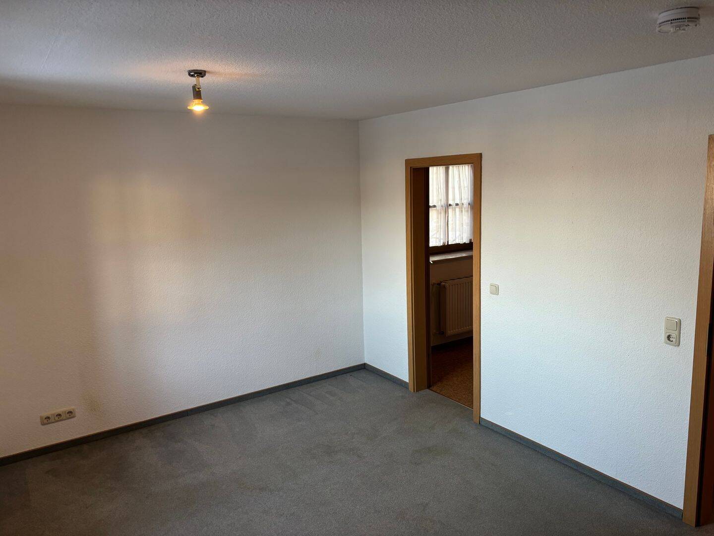 Kleines, gepflegtes Apartment in 2 – Familienhaus, 97523 Schwanfeld