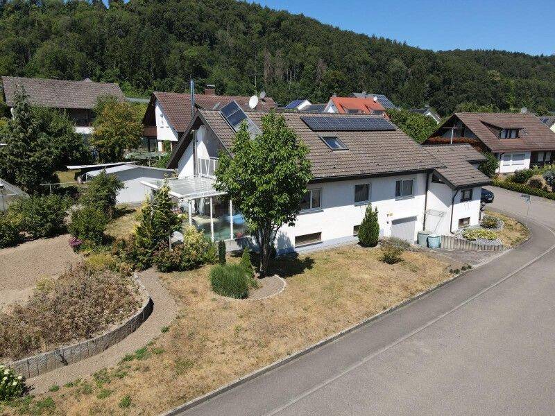 Zweifamilien- / Generationenhaus in guter und ruhiger Wohnlage in Radolfzell-OT, 78315 Radolfzell am Bodensee