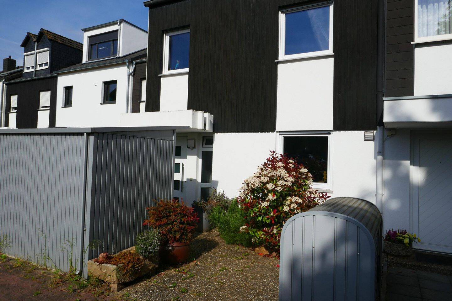 Gepflegtes Reihenmittelhaus in Mainz-Finthen, 55126 Mainz (Finthen Layenhof)