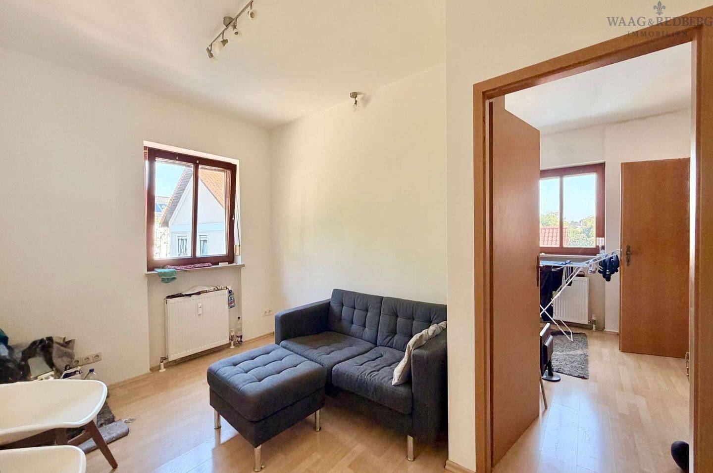 Vermietete 2-Zimmer-Wohnung mit ausbaufähigem Dachgeschoss und Entwicklungspotenzial!, 93057 Regensburg (Brandlberg-Keilberg Konradsiedlung-Wutzlhofen Reinhausen Sallern-Gallingkofen)