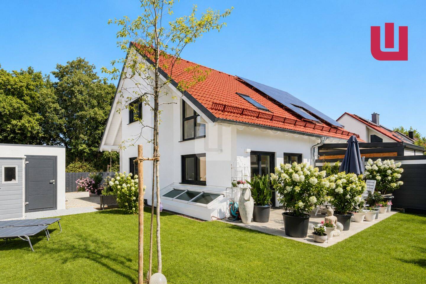 WINDISCH – Exklusive energieeffiziente DHH in Bestlage mit hochwertiger Ausstattung & Traumgarten, 82178 Puchheim