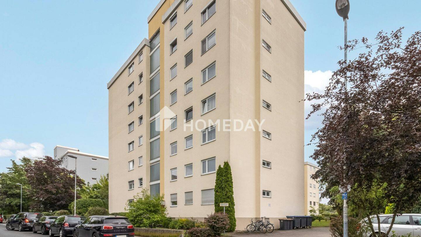 Gut geschnittene 2-Zimmer-Wohnung im obersten OG mit Balkon, Aufzug und Stellplatz in Neu-Isenburg, 63263 Neu-Isenburg