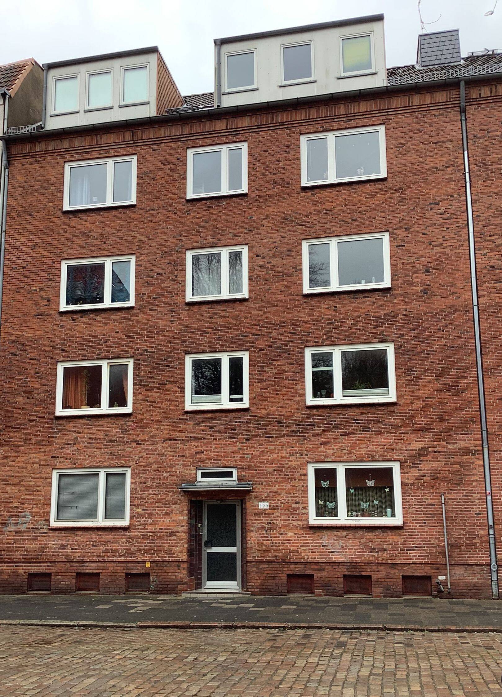 Schöne 4-Zimmer-Wohnung mit Einbauküche in Kiel, 24143 Kiel (Gaarden-Ost Gaarden-Süd)