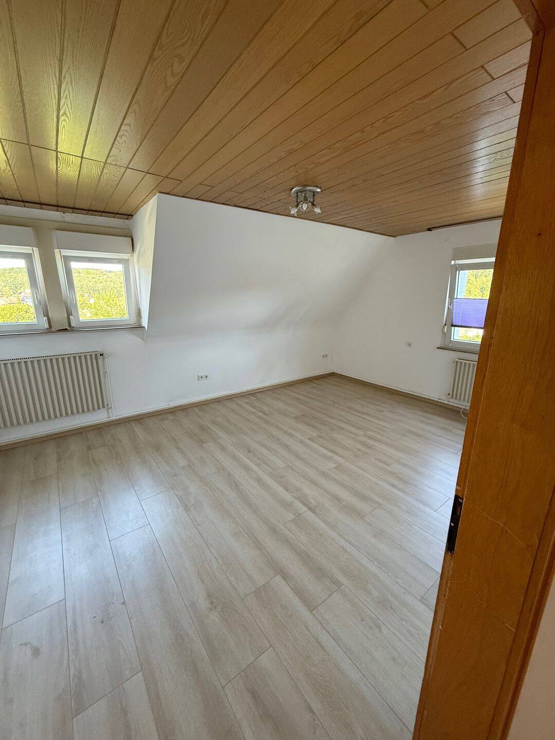 Ruhig gelegene Dachgeschosswohnung, 57250 Netphen