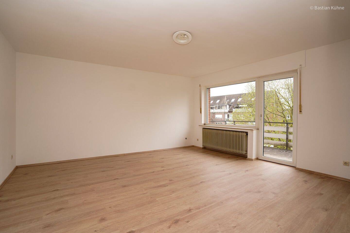 Attraktive 1-Zimmer-Eigentumswohnung mit Balkon, Garage und solider Rendite in Emmerich am Rhein, 46446 Emmerich am Rhein