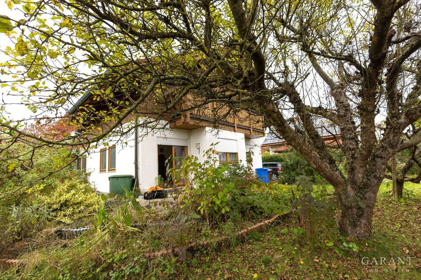 Attraktives Einfamilienhaus mit zwei Wohneinheiten in ruhiger Randlage, 94486 Osterhofen