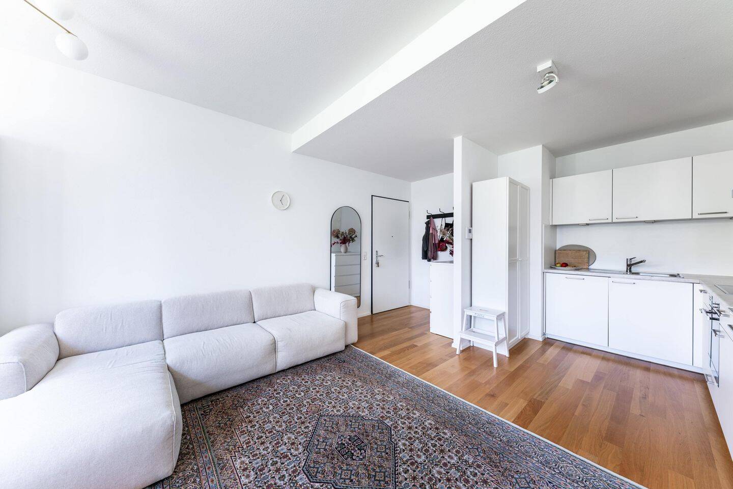 Werthaltiger Immobilienbesitz in Stuttgart-West -Vier hochwertige Wohnungen mit eigenem Hauseingang, 70176 Stuttgart (Mitte West)