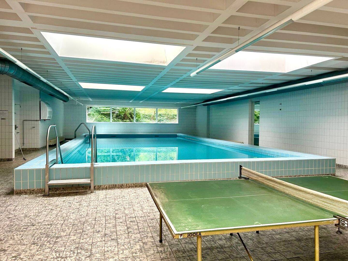 WOHNEN DIREKT IM ZENTRUM! HELLE 3-ZKB-WOHNUNG MIT GROßEM BALKON IN RUHIGER WOHNLAGE MIT EIGENEM POOL, 86153 Augsburg (Innenstadt)