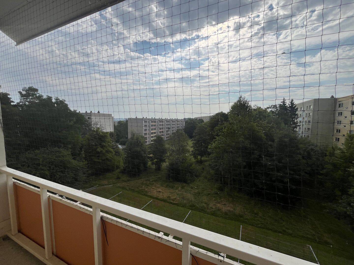 Neu sanierte 4 Zimmer Wohnung | Für Junge Familien + EBK auf Wunsch, 8062 Zwickau