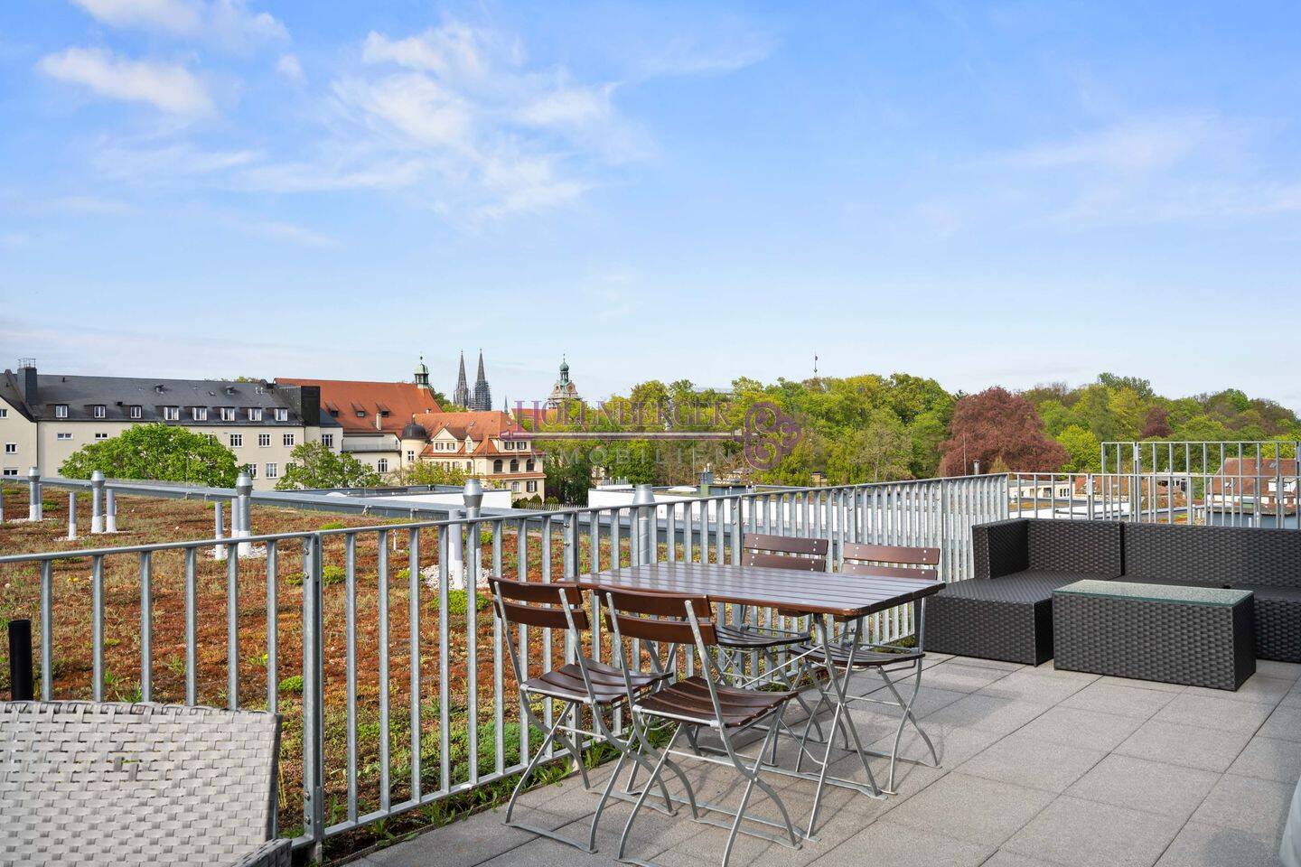 Traumhaftes Penthouse mit großzüziger Dachterrasse und Blick auf den Regensburger Dom!, 93047 Regensburg (Innenstadt Kasernenviertel Ostenviertel Westenviertel)