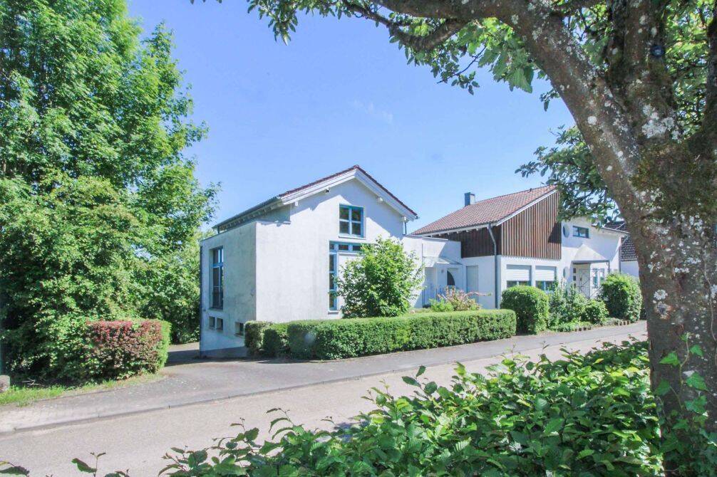 NR. 1791: Architektenhaus mit sehr großem Grundstück in umwerfender Wohnlage, 66399 Mandelbachtal