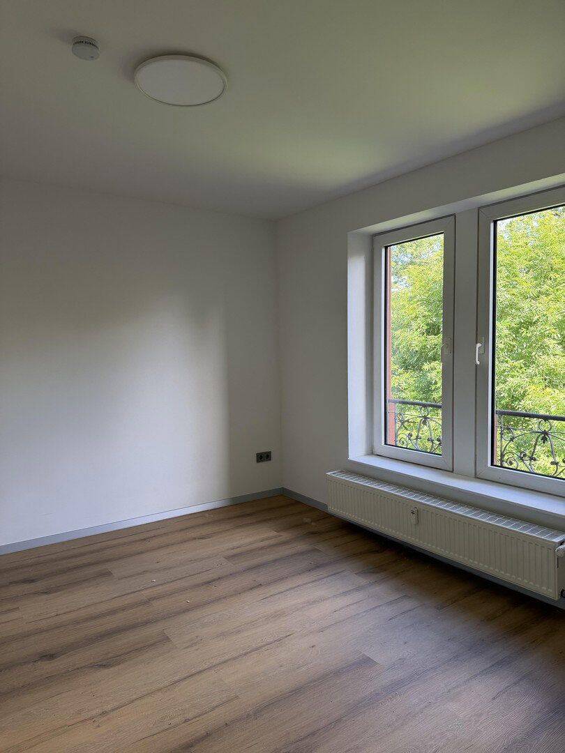 Schöne 2 Zimmer Dachgeschosswohnung, 67269 Grünstadt