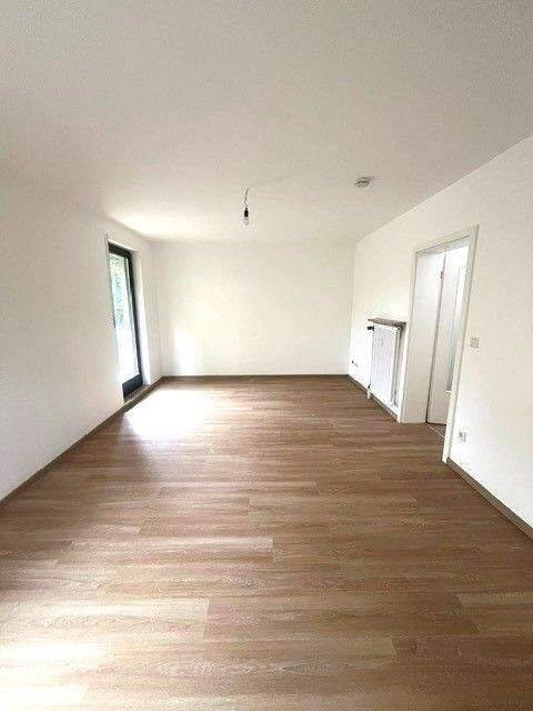 Grünes Thon: renovierte 1-Zi.-Wohnung mit Balkon!, 90425 Nürnberg