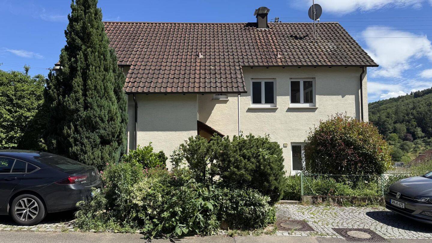 Charmantes Zweifamilienhaus in ruhiger Wohnlage von Winnenden, 71364 Winnenden