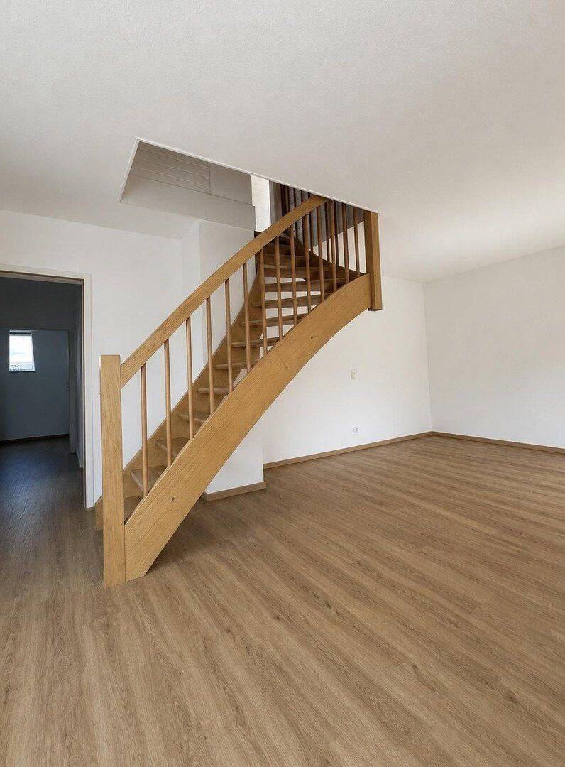 Modern renovierte 3,5-Zimmer-Maisonette mit großem Hobbyraum und Balkon, 86720 Nördlingen