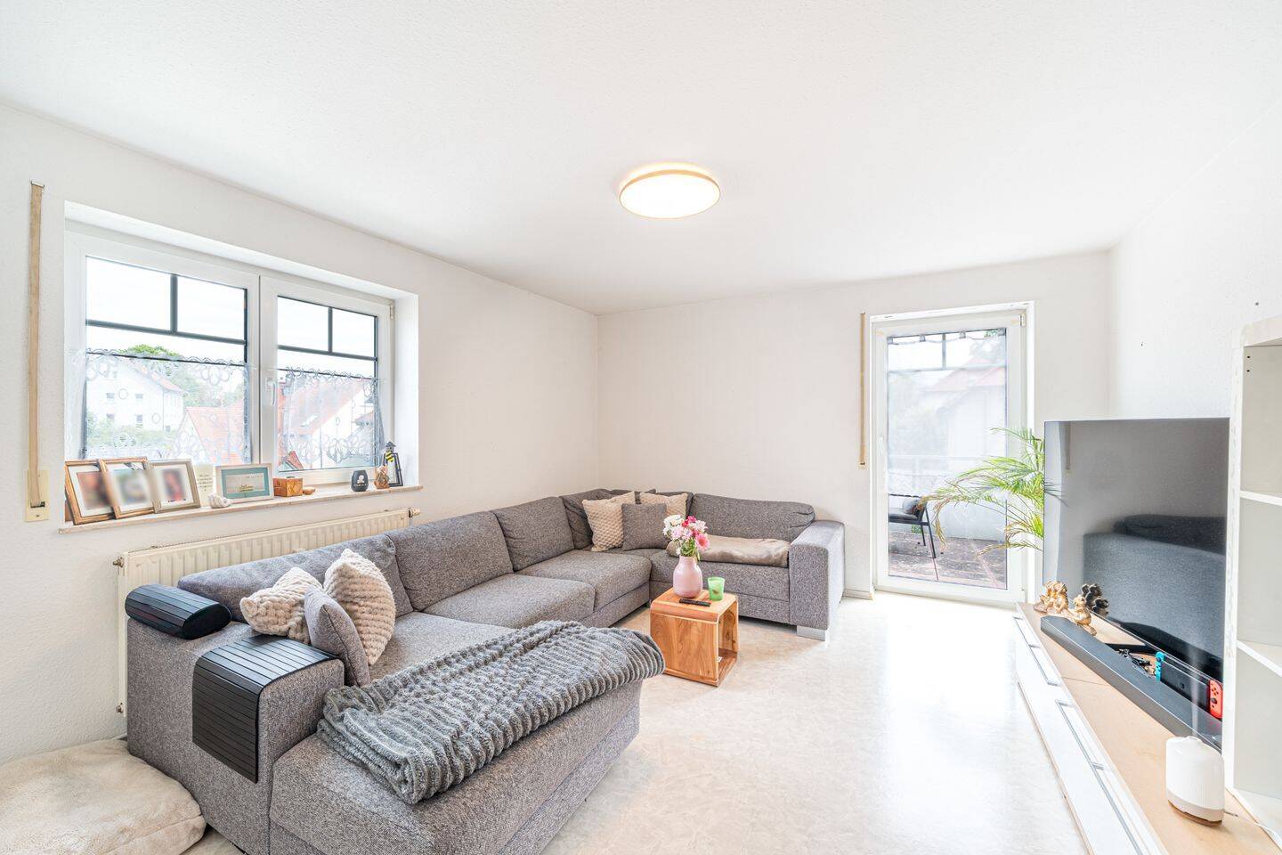 Zentrumsnah! Freundliche Dachgeschoss-Eigentumswohnung mit super Ausblick, 88471 Laupheim