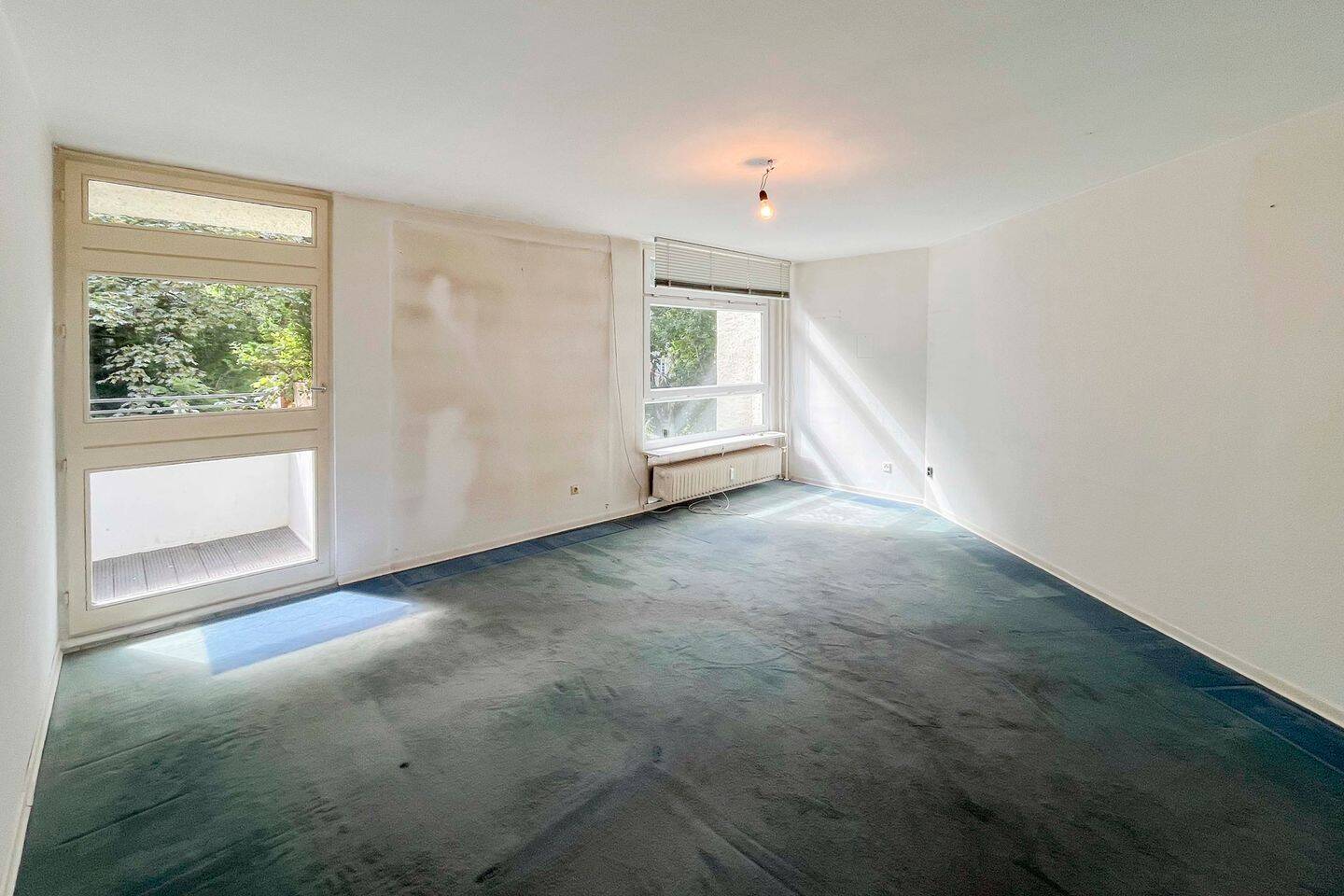 2 Zimmer, Balkon ins Grüne und eigener Stellplatz in Schmargendorf, 14197 Berlin (Steglitz-Zehlendorf Friedenau Wilmersdorf)