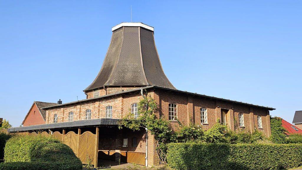 *Ein Wahrzeichen mit Geschichte – historische Windmühle von 1848 mit außergewöhnlichem Wohn- und Gestaltungspotenzial*, 25371 Seestermühe
