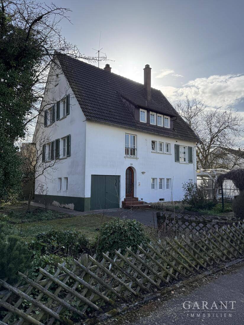 Zweifamilienhaus mit Gestaltungsmöglichkeit in Weinstadt-Endersbach, 71384 Weinstadt
