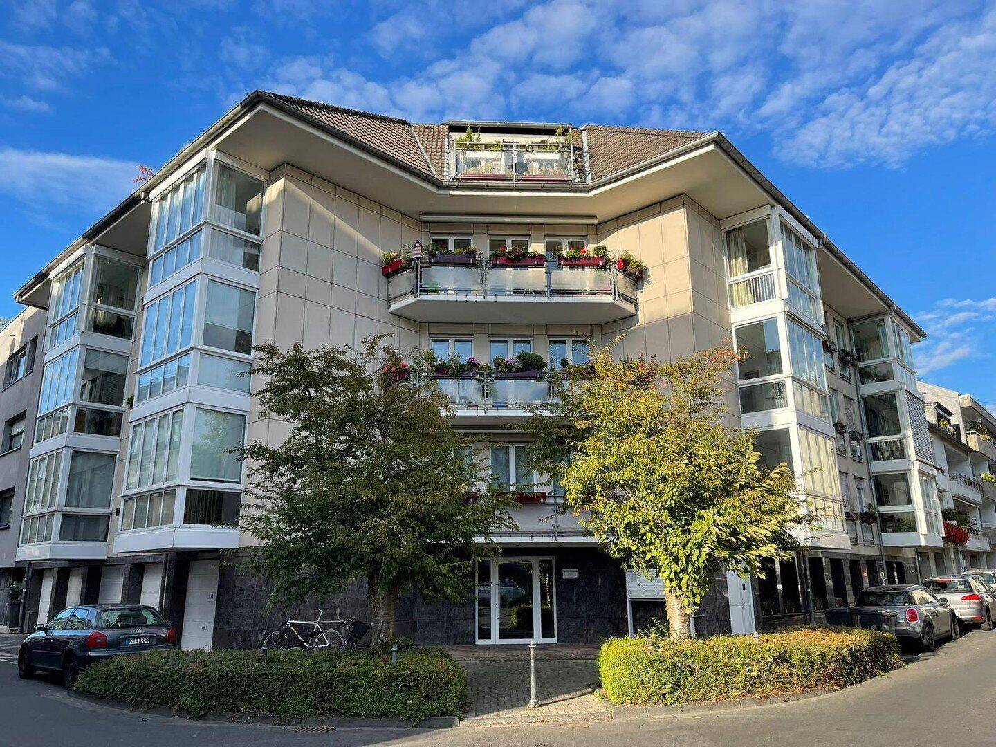 Exklusives City-Apartment mit großzügiger Wohnloggia in Top-Lage, 53229 Bonn