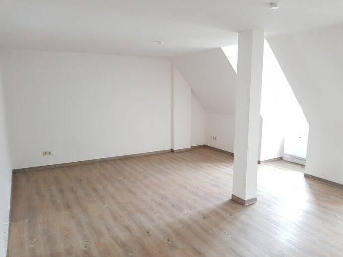 einziehen und wohlfühlen – helle 3-Zimmer-Wohnung mit Pkw-Stellplatz, 17192 Waren (Müritz)