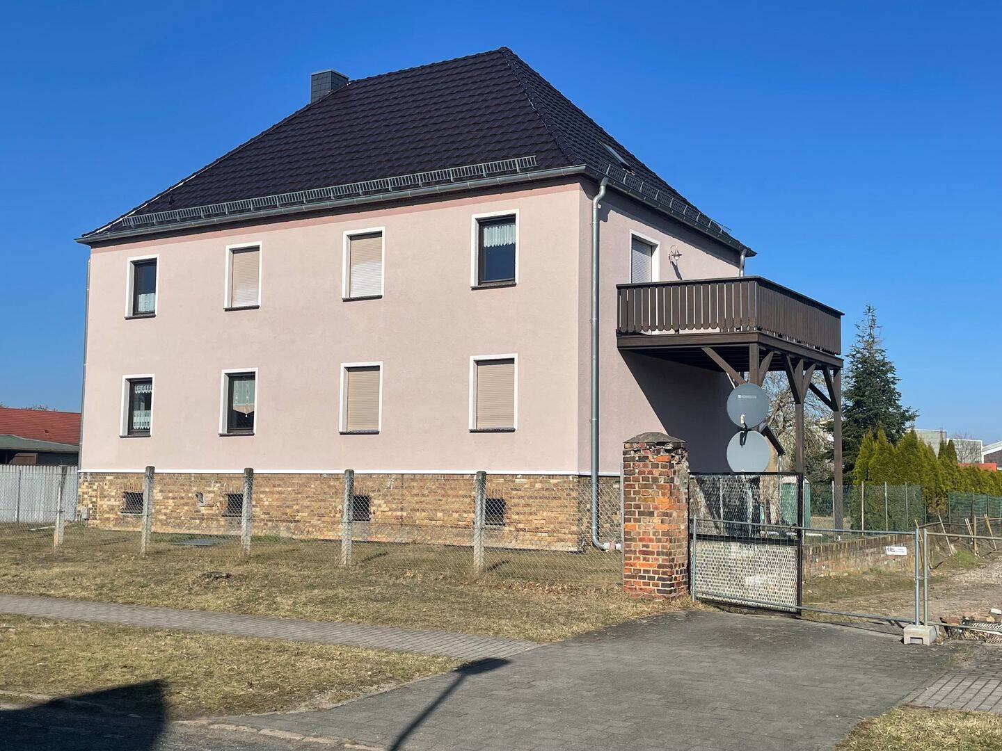 Großes, freistehendes Einfamilienhaus mit 2 Wohnungen in Gräfenhainichen Zschornewitz zu verkaufen, 6772 Gräfenhainichen