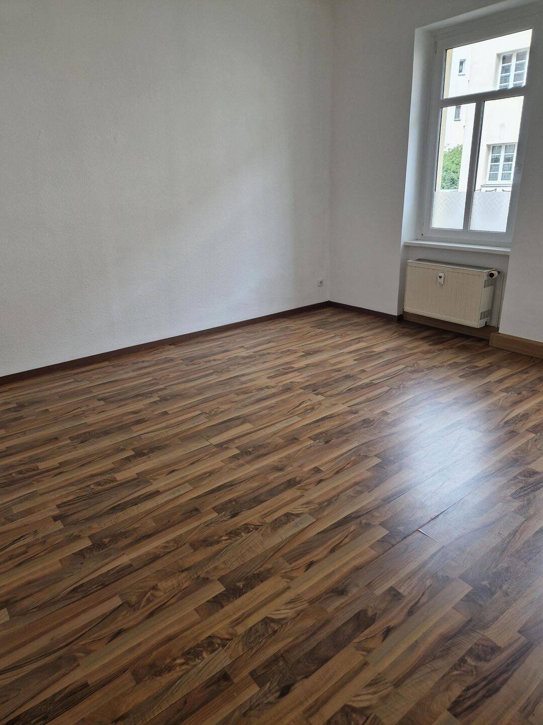 schöne Wohnung mit Laminatboden, 4179 Leipzig (Altlindenau Leutzsch Neulindenau Schönau)