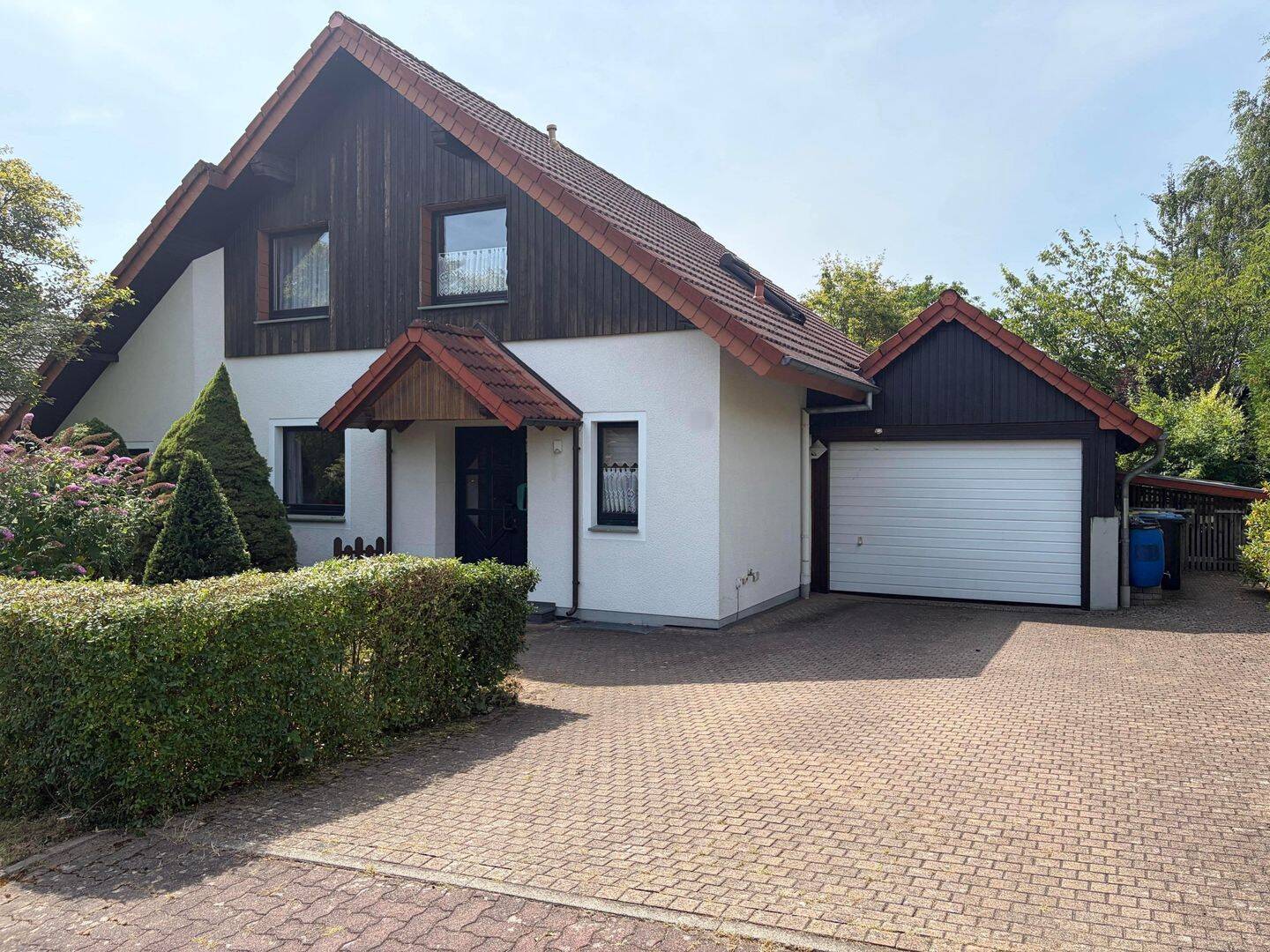 Klassisches Einfamilienhaus mit viel Platz, Wintergarten, Kamin und großem Grundstück, 32694 Dörentrup