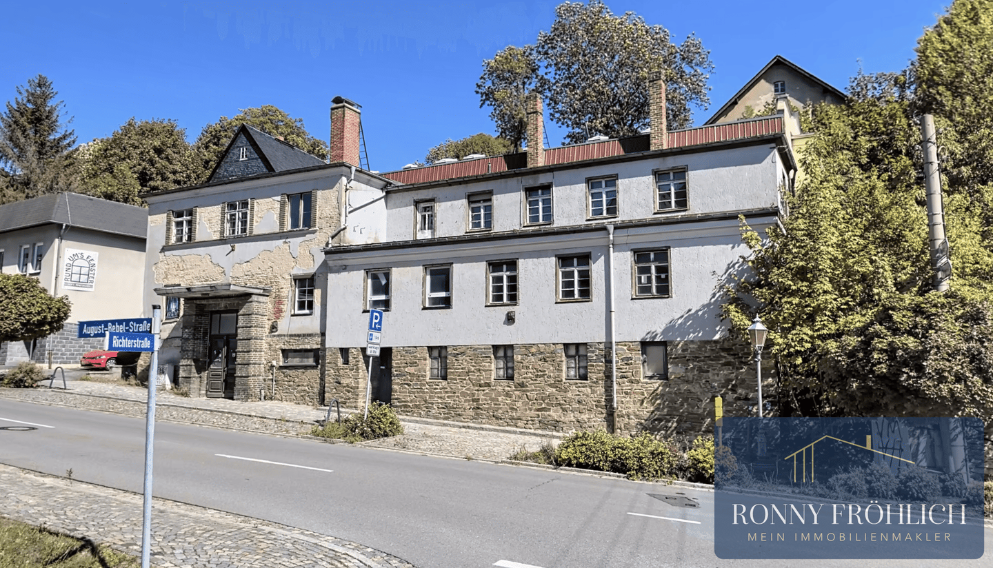 Sanierungsbedürftiges Wohn- und Geschäftshaus im Erzgebirge, 8344 Grünhain-Beierfeld