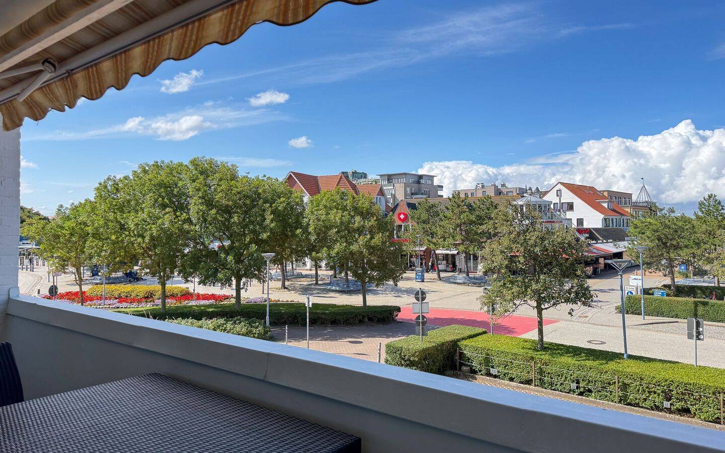 Nur wenige Schritte zur Seebrücke – Attraktives Ferienappartement mit Südwestbalkon, 25826 Sankt Peter-Ording