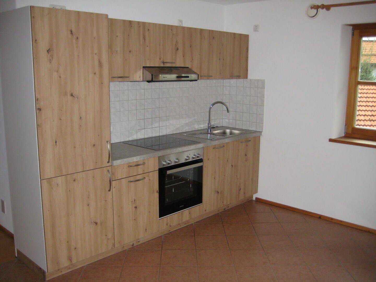 Sehr helle, 1,5 Zimmer-Wohnung mit KBL-Anlage, Baujahr 2004, nähe Simssee, 83139 Söchtenau